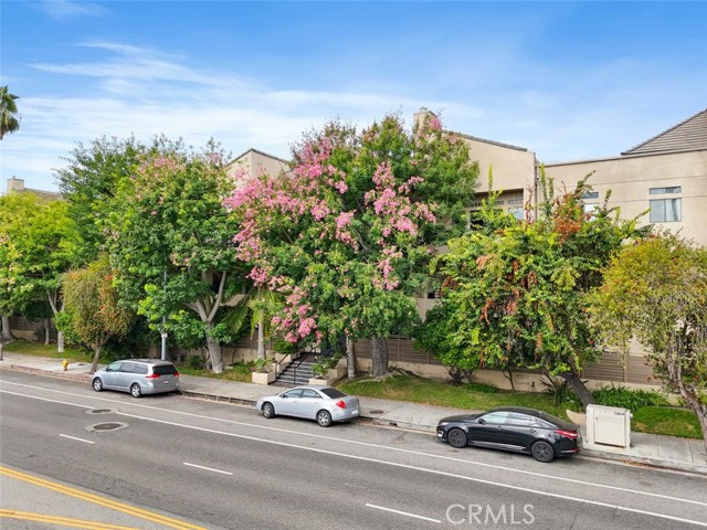4477 Woodman Unit: 310