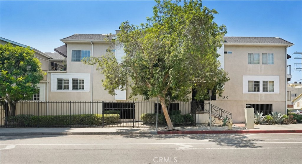 4189 Vineland #120 Studio City, CA 91602