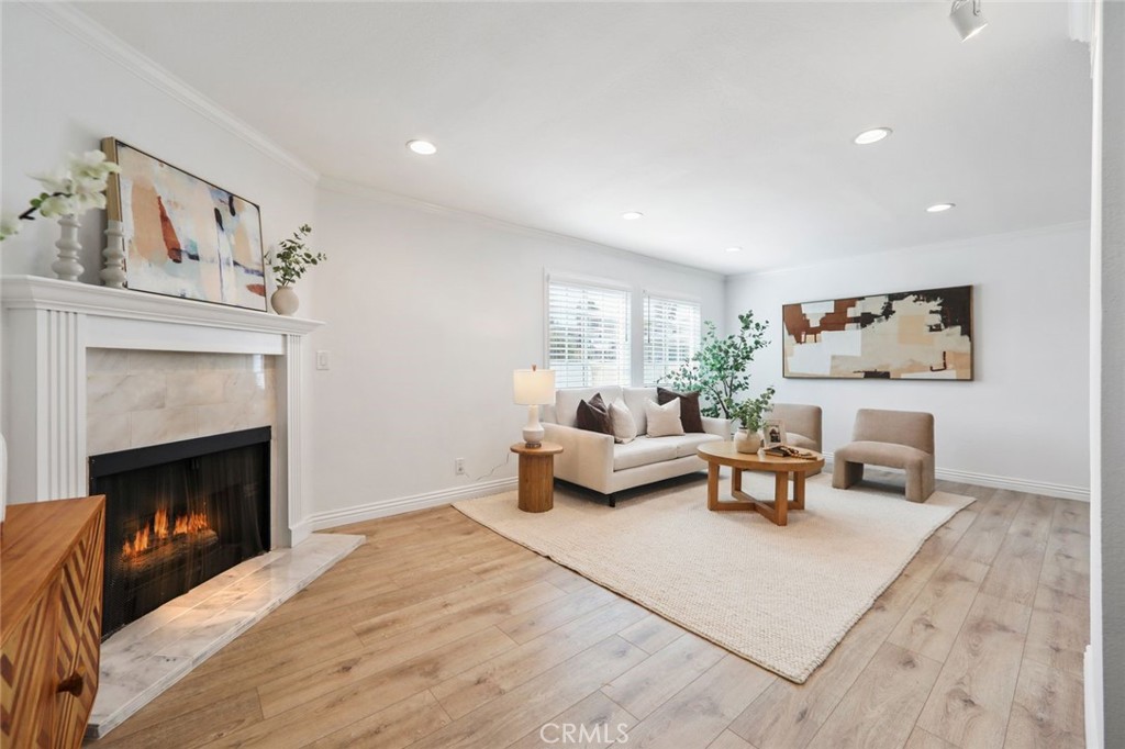 4189 Vineland #120 Studio City, CA 91602