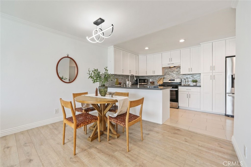 4189 Vineland #120 Studio City, CA 91602