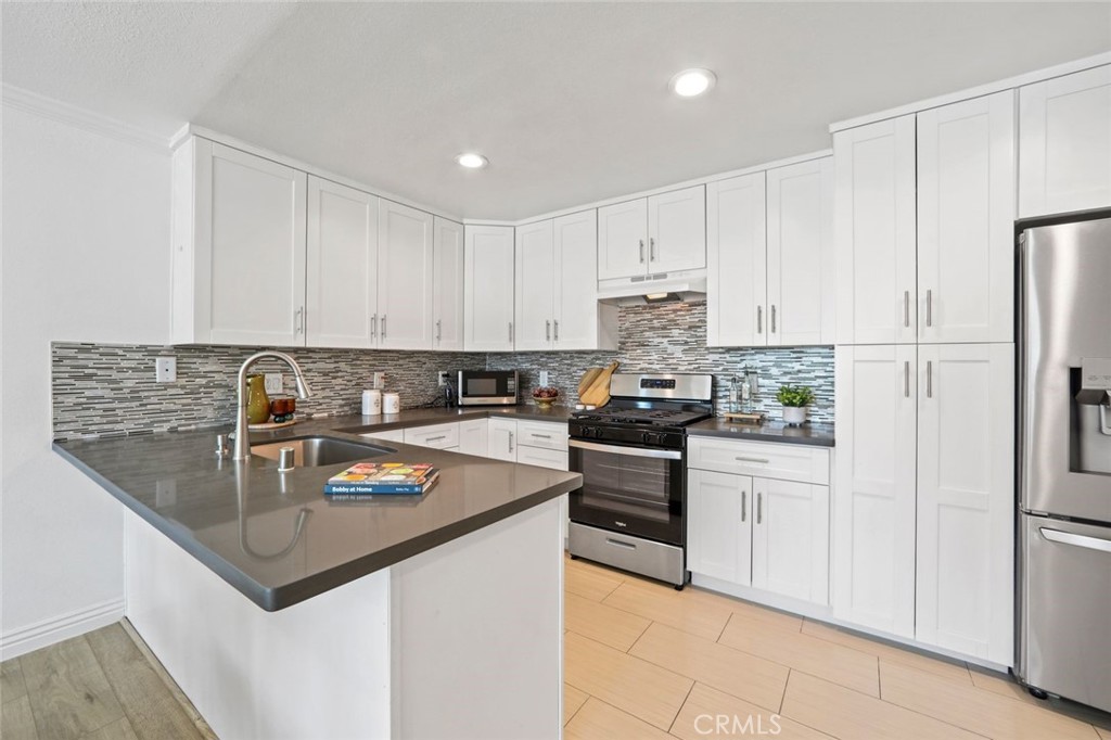 4189 Vineland #120 Studio City, CA 91602