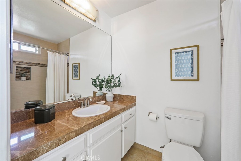 4189 Vineland #120 Studio City, CA 91602