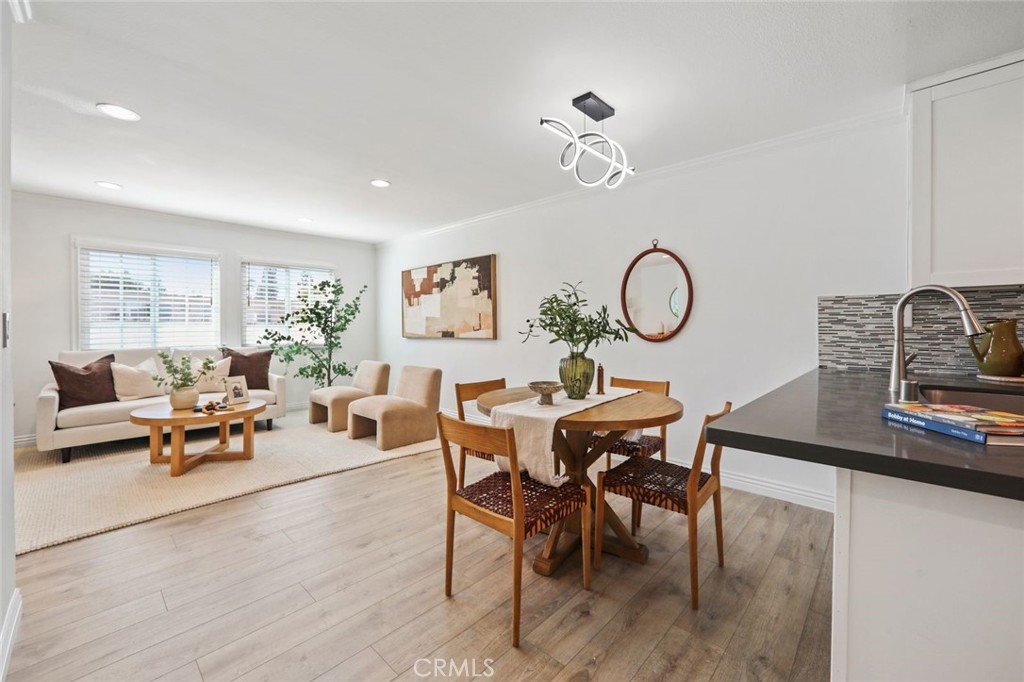 4189 Vineland #120 Studio City, CA 91602