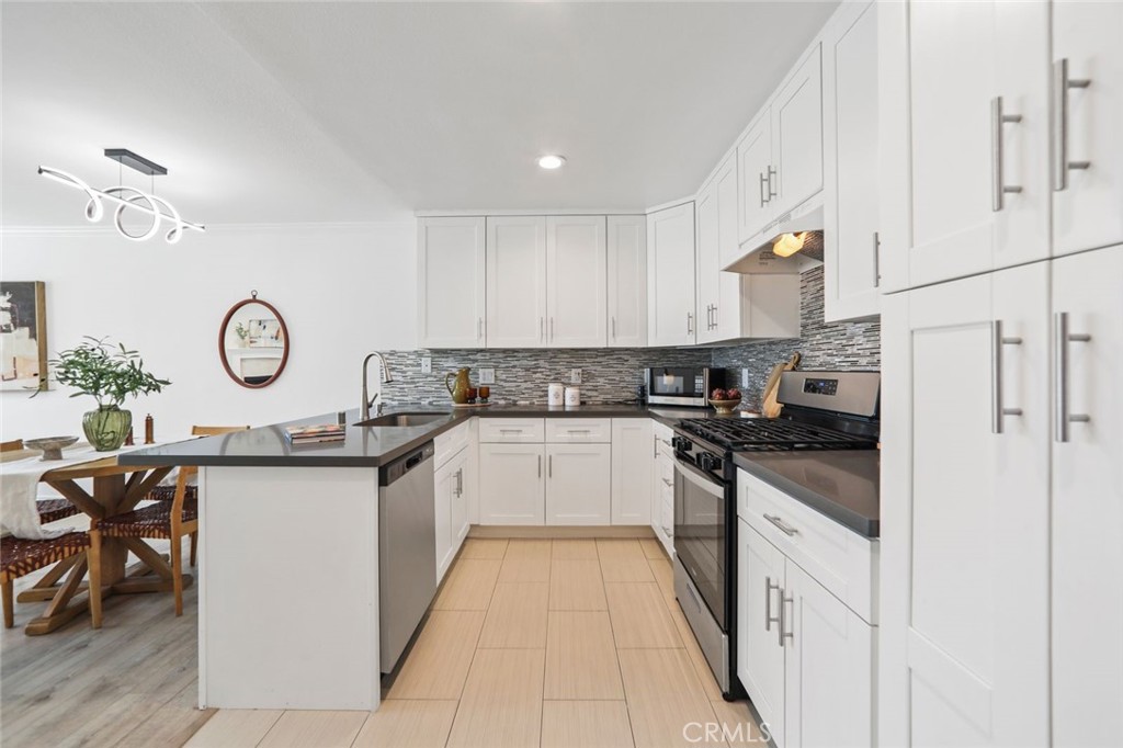 4189 Vineland #120 Studio City, CA 91602
