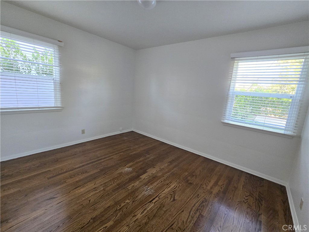 12329 Emelita Valley Village, CA 91607