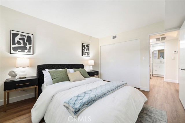 5252 Agnes Unit: 2