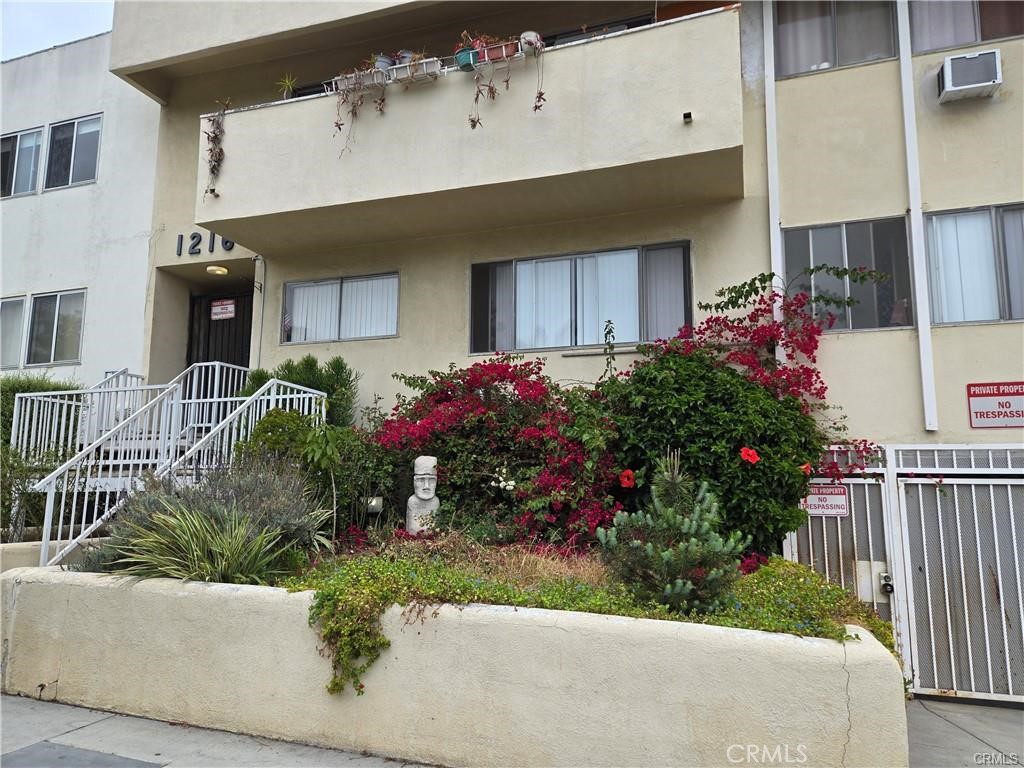 1216 N Formosa N 3