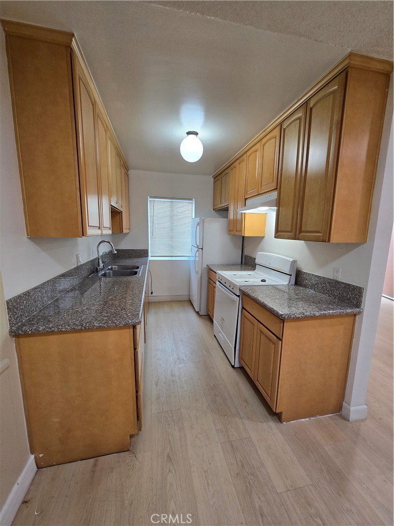 1216 N Formosa N 3
