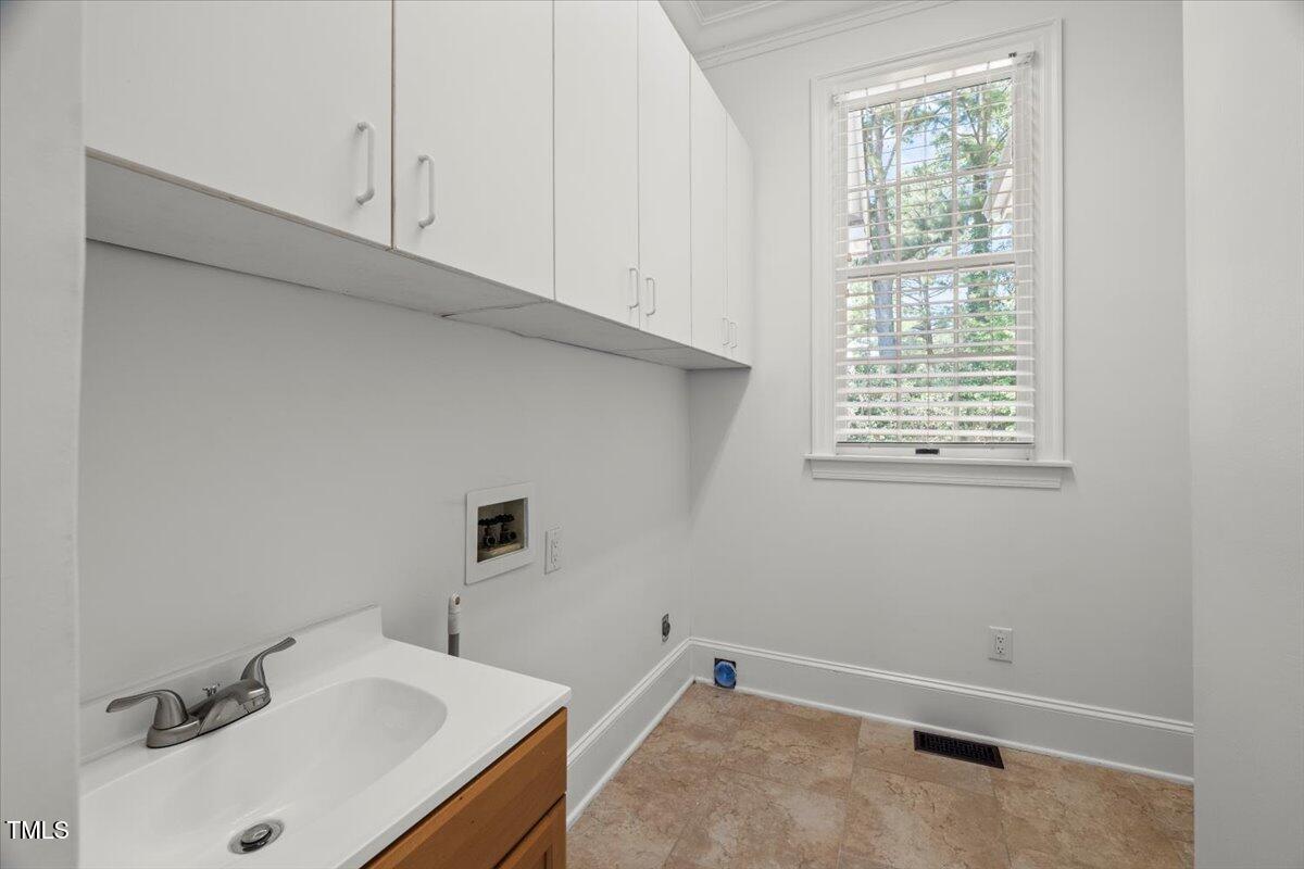 4016 Edward Pride Wynd