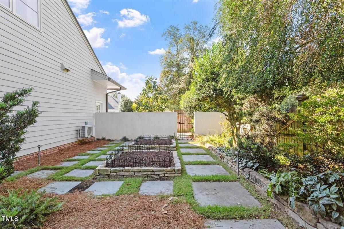 1801 Mcdonald Lane