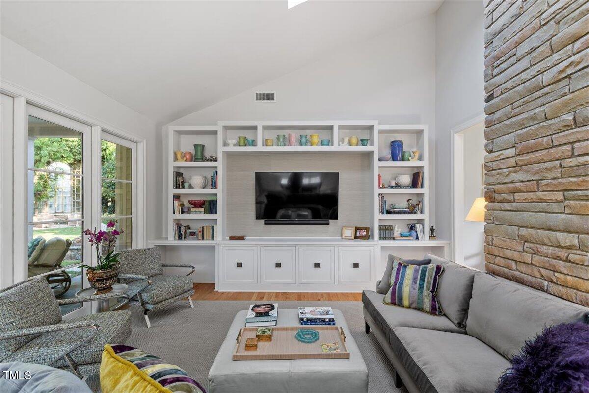 1801 Mcdonald Lane