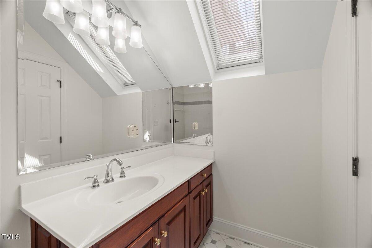 4016 Edward Pride Wynd