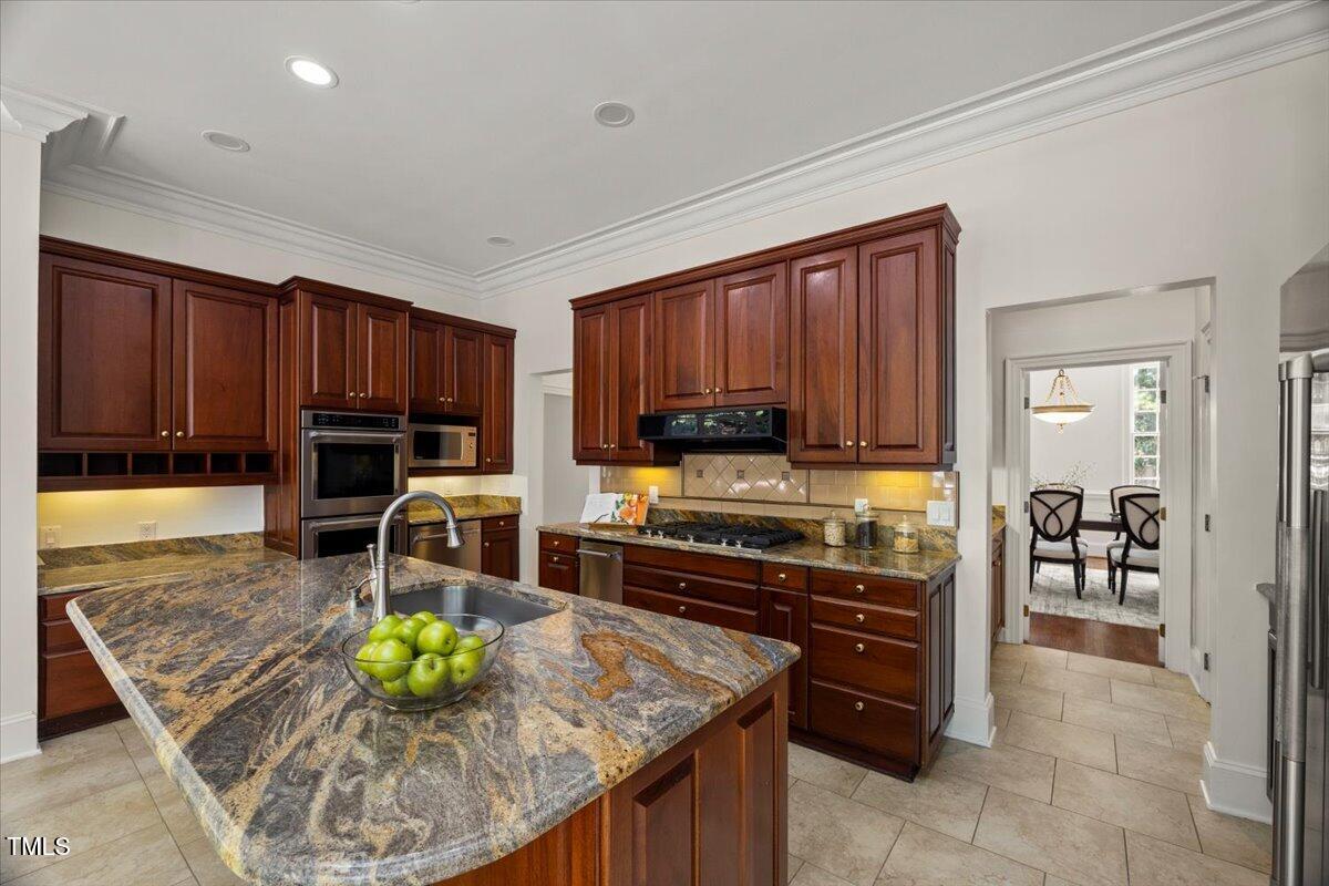 4016 Edward Pride Wynd