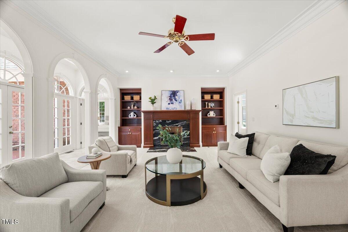 4016 Edward Pride Wynd