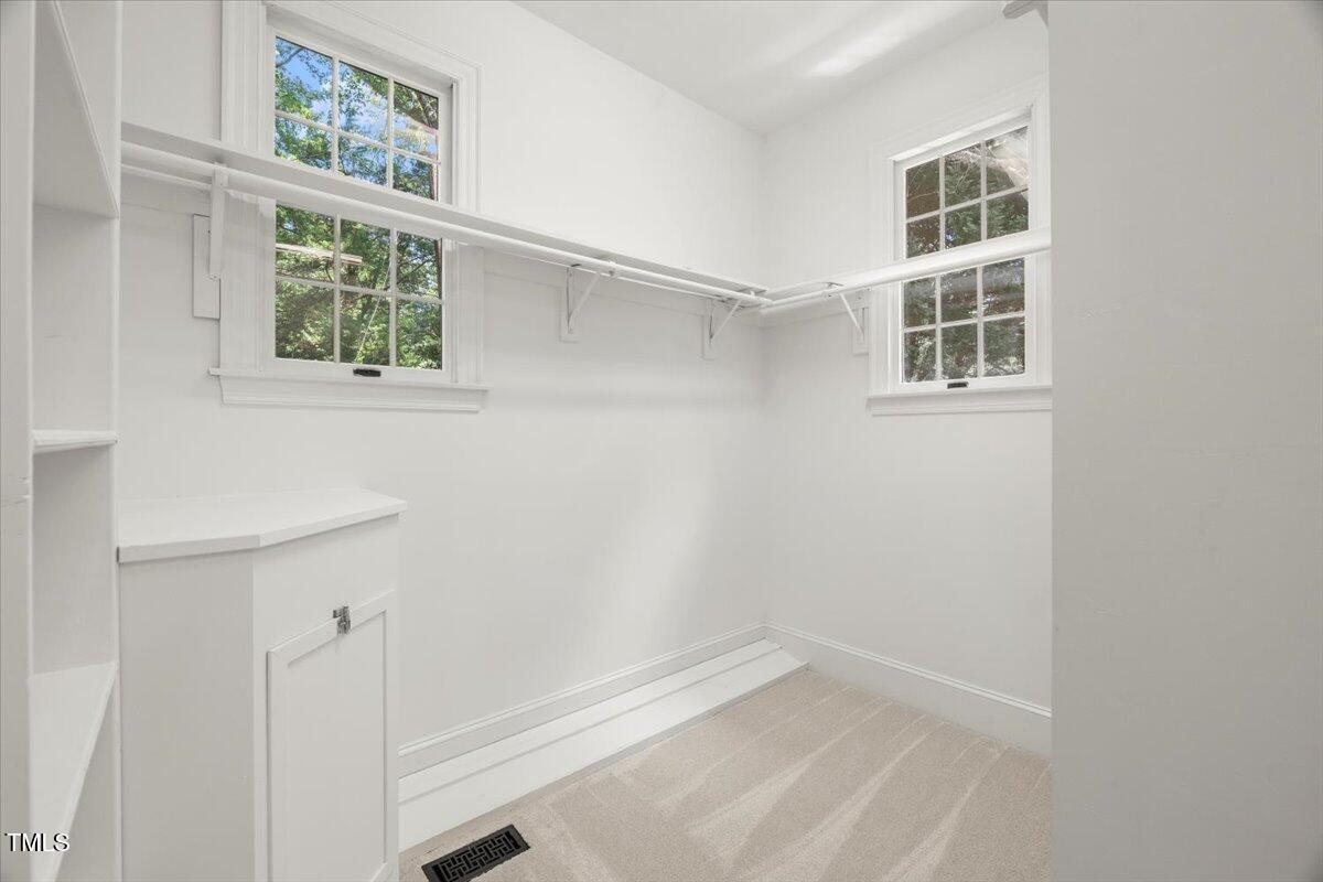 4016 Edward Pride Wynd