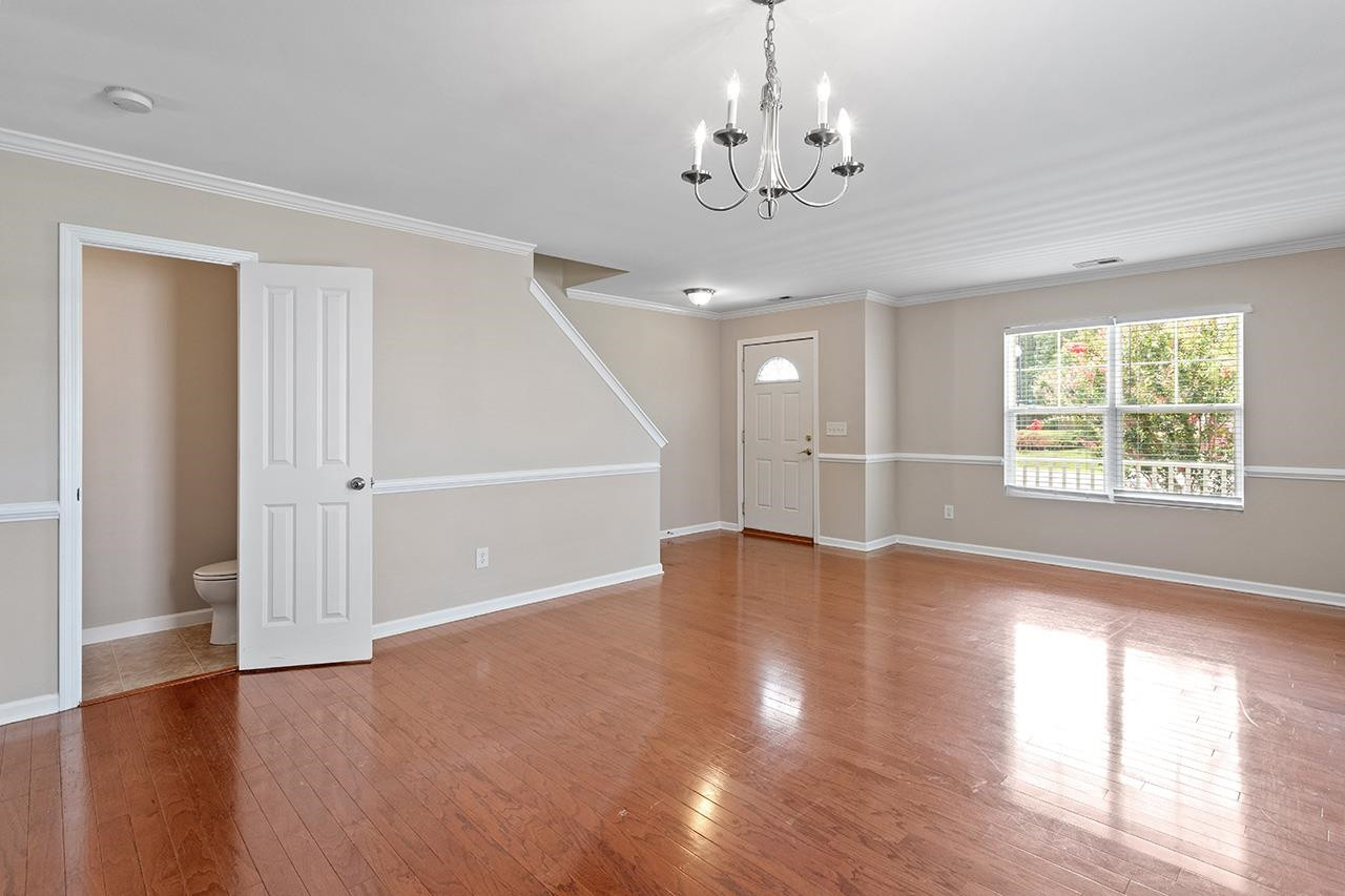 1203 E Summerfield
