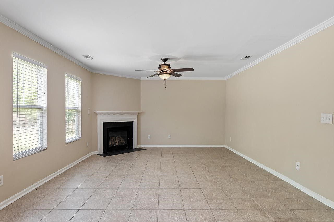 1203 E Summerfield