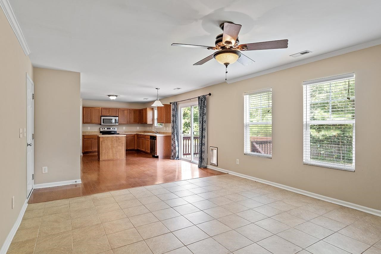 1203 E Summerfield