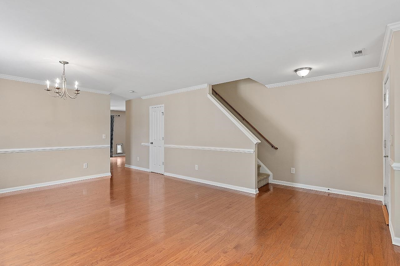 1203 E Summerfield