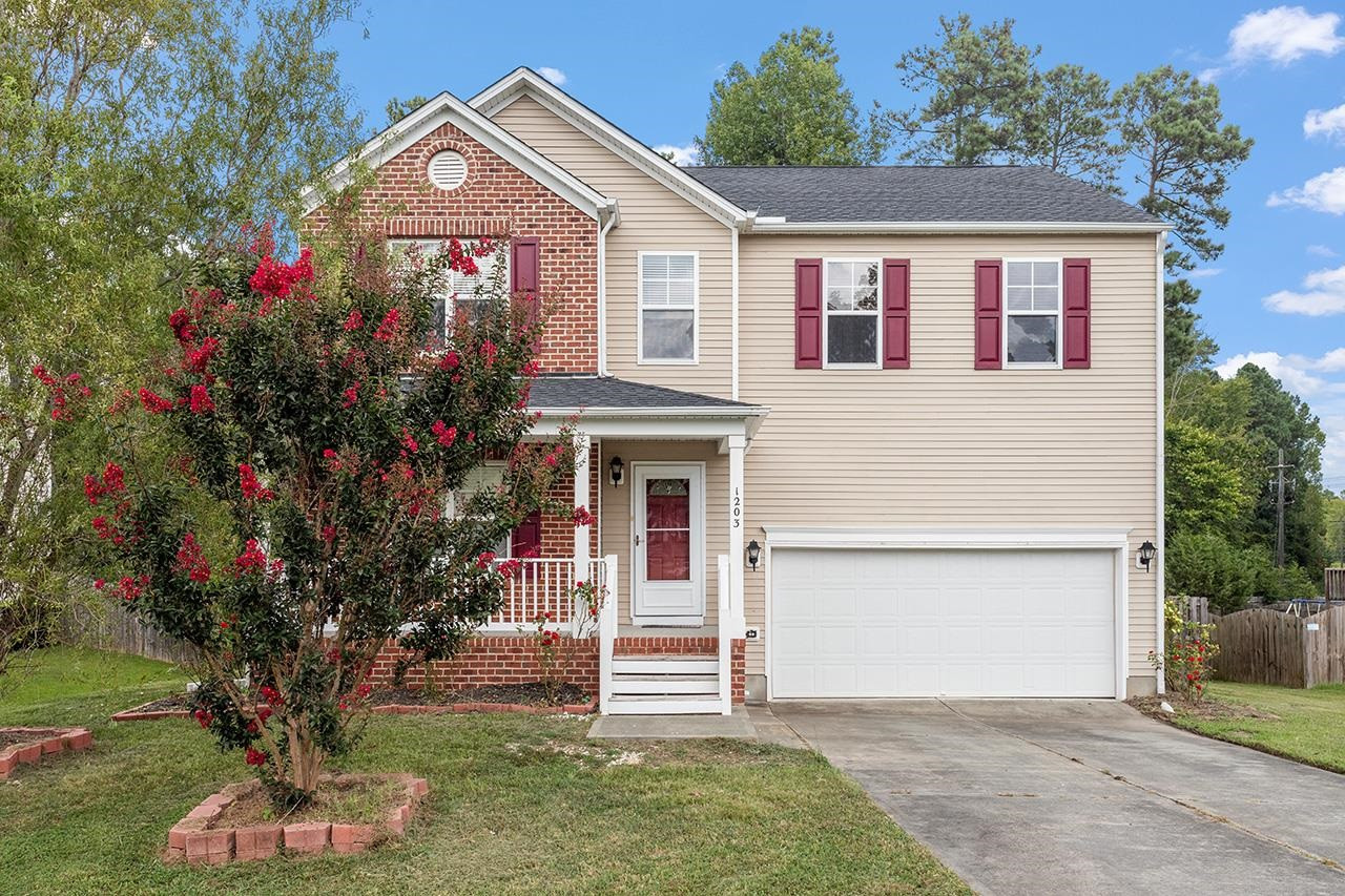 1203 E Summerfield