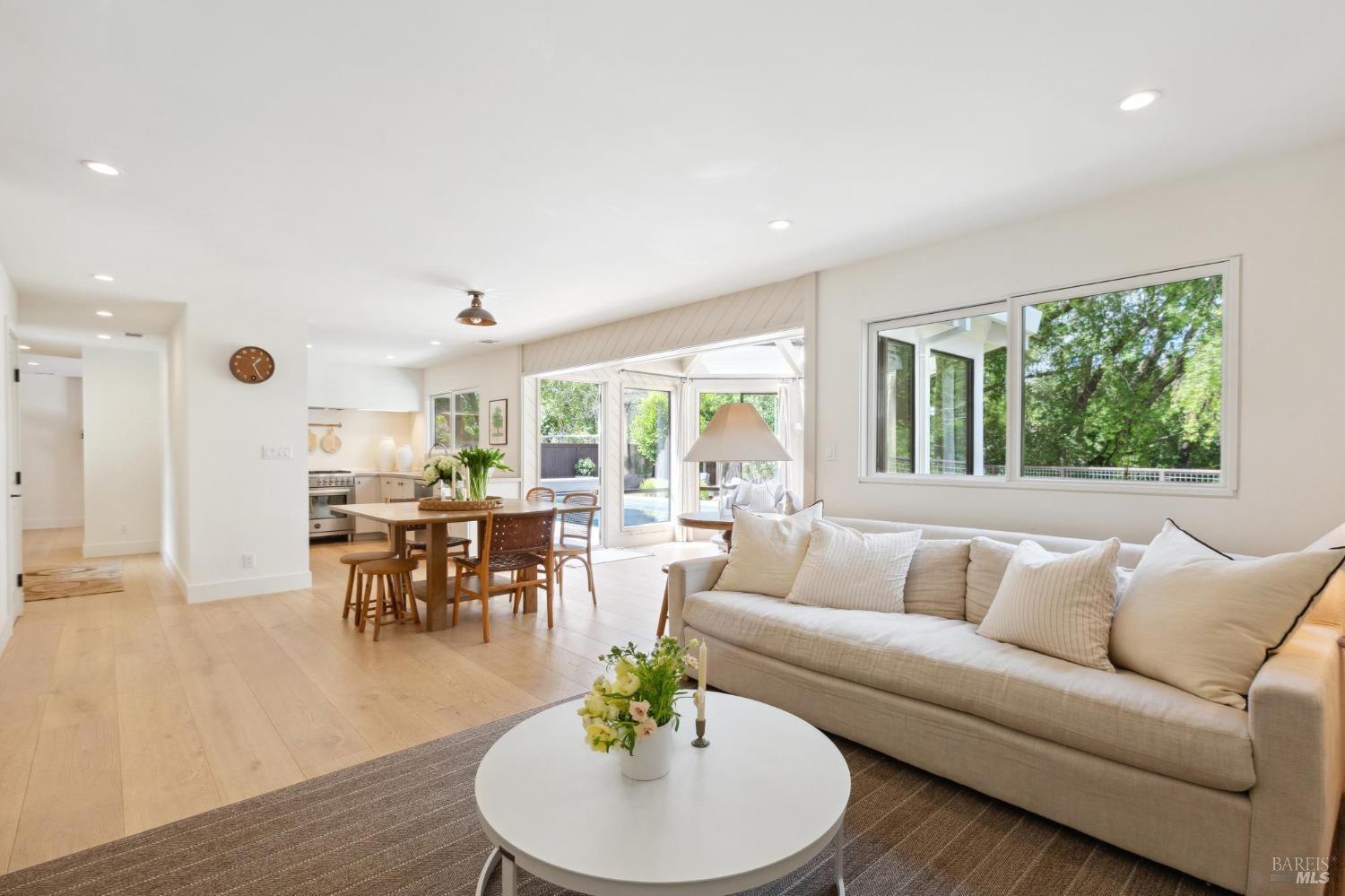 610 Calle De La Mesa