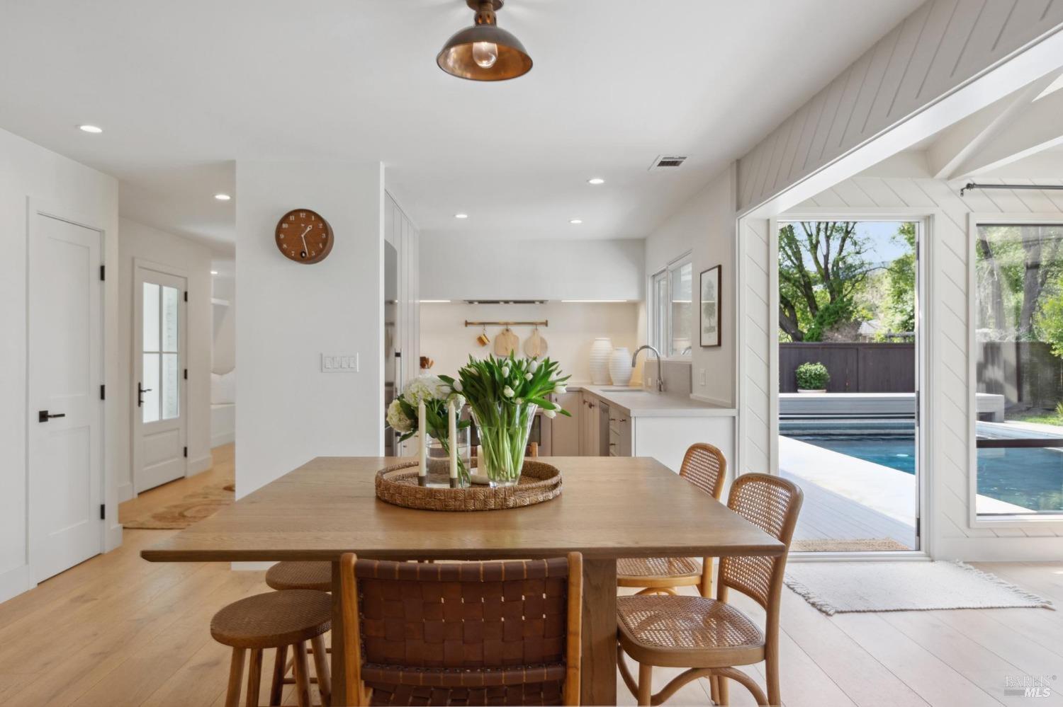 610 Calle De La Mesa