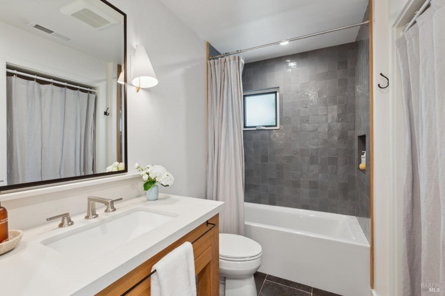 610 Calle De La Mesa