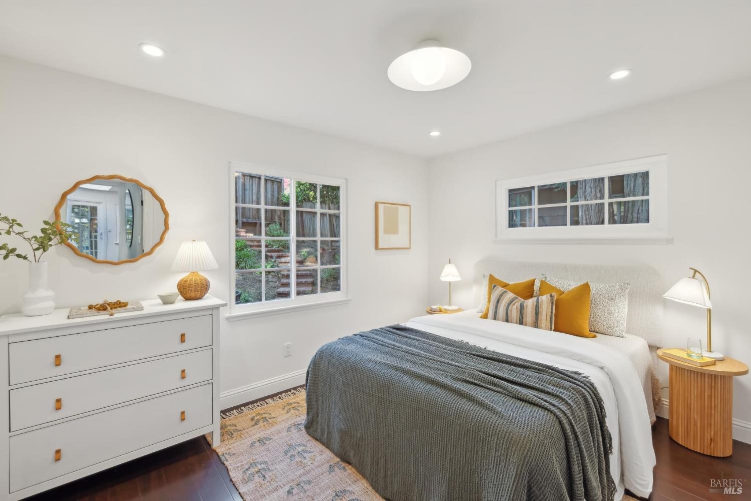 124 W Blithedale Ave