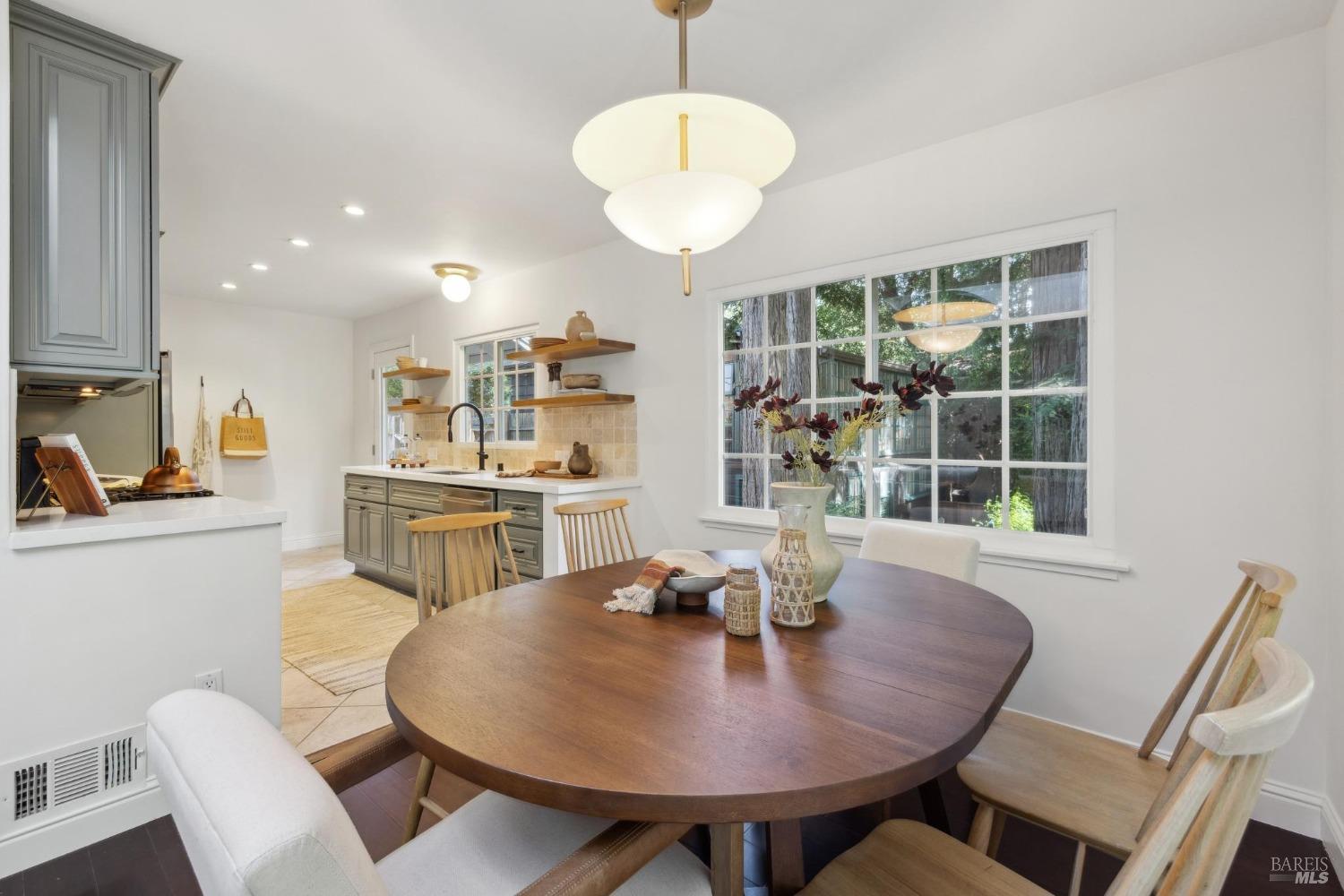 124 W Blithedale Ave