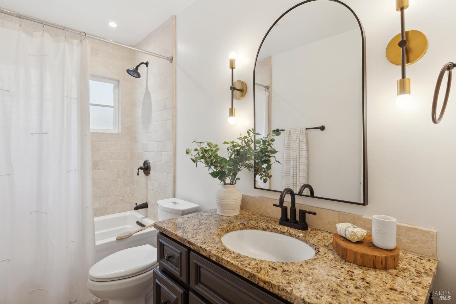 124 W Blithedale Ave