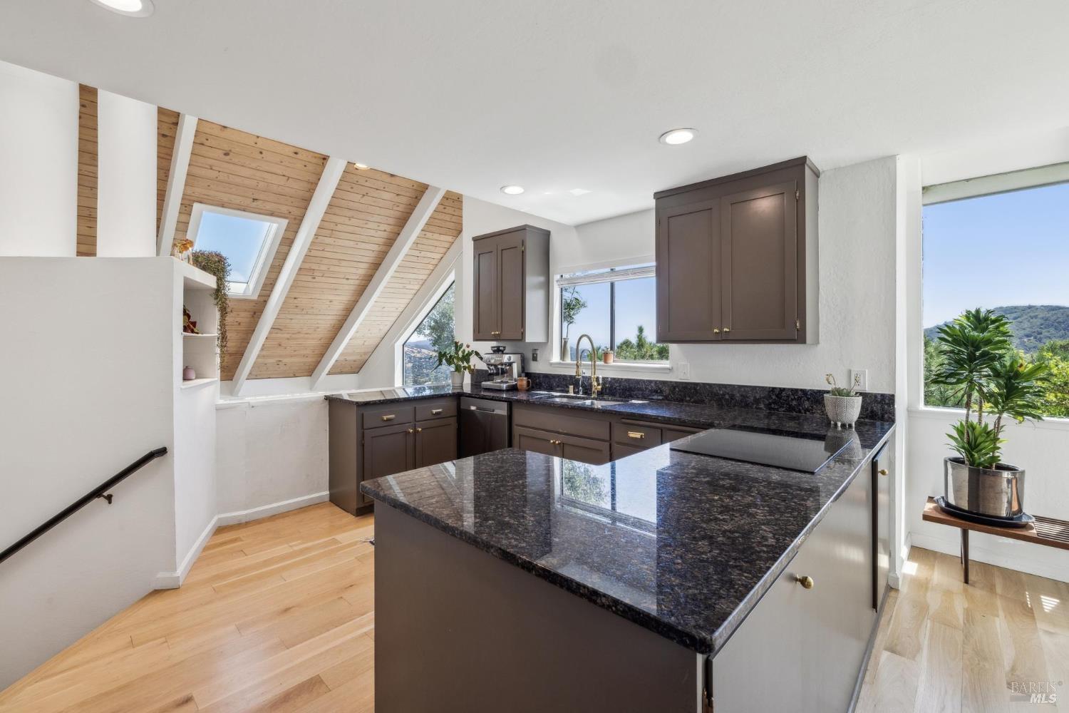 85 Ridge Rd
