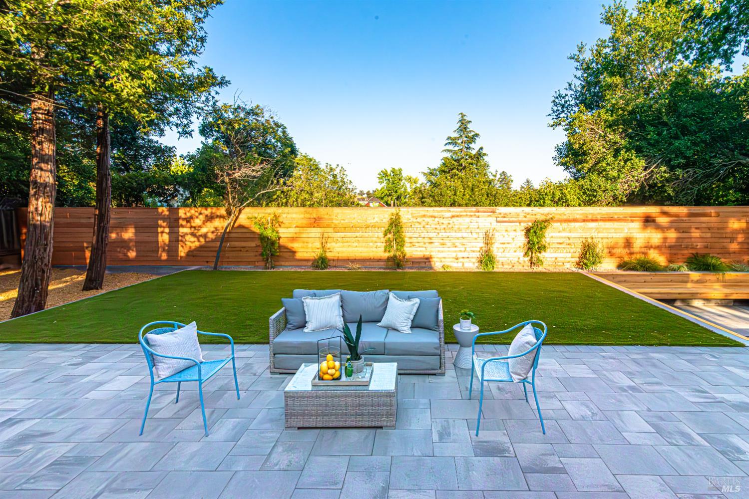 2550 Heatherstone Dr