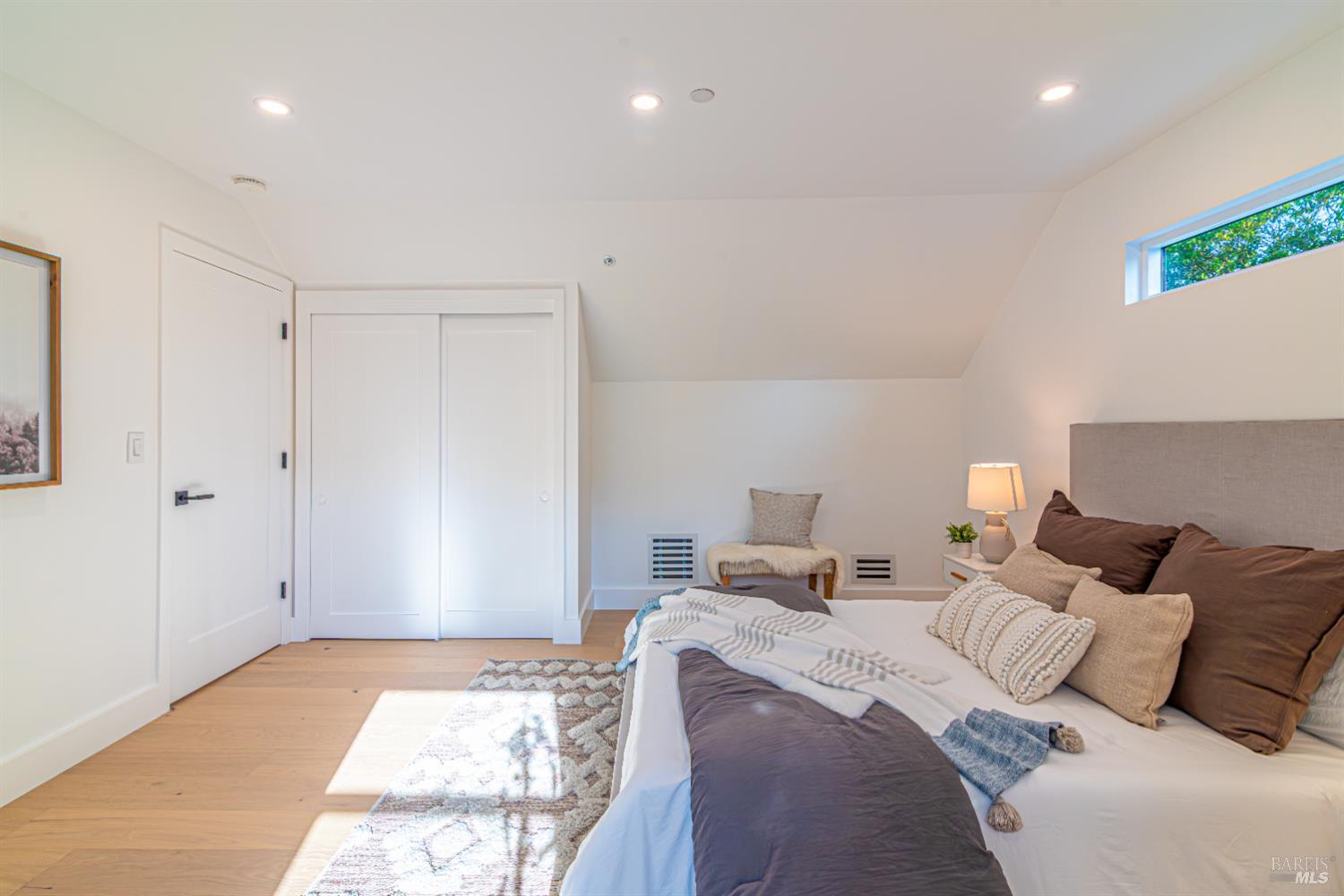 2550 Heatherstone Dr