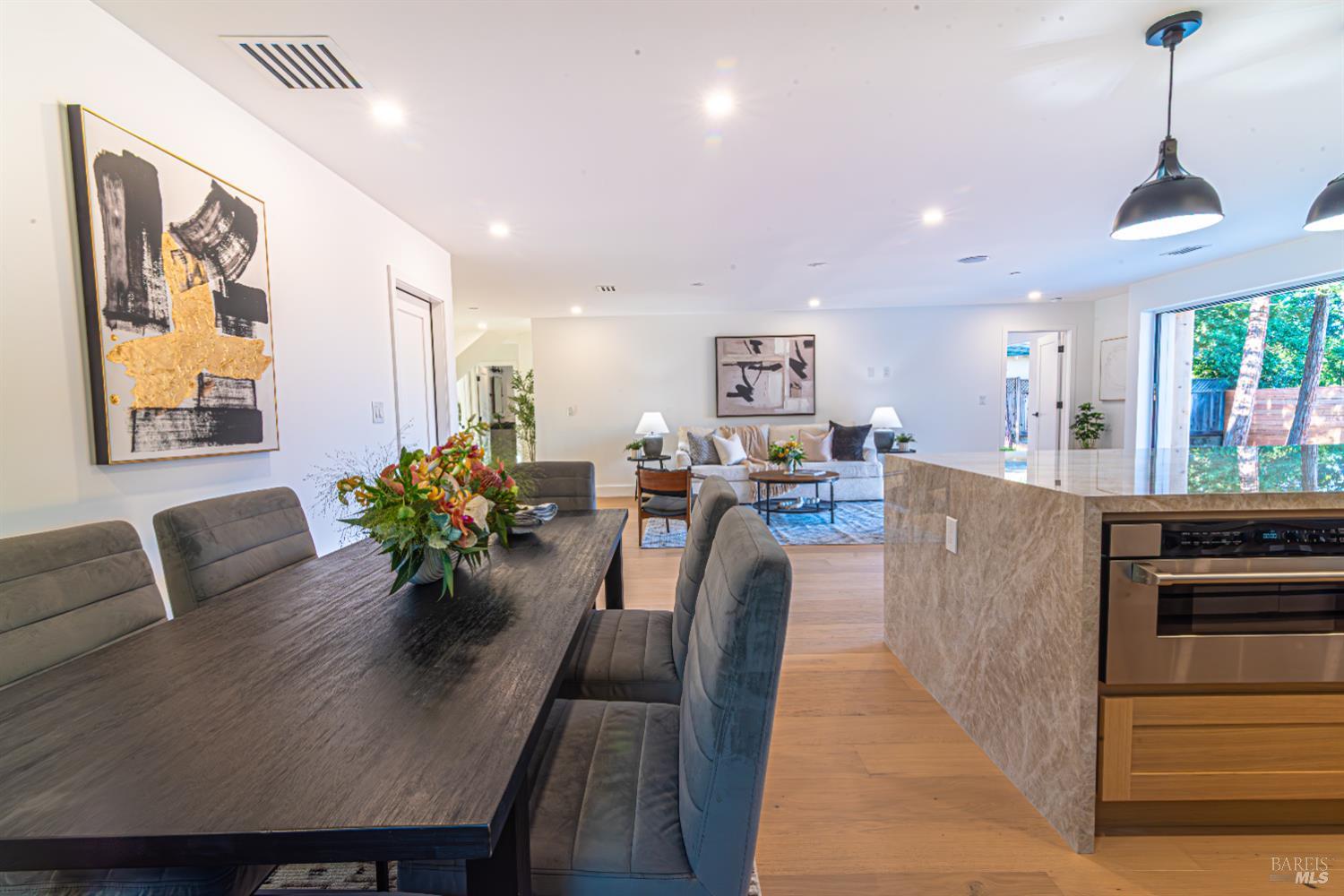 2550 Heatherstone Dr