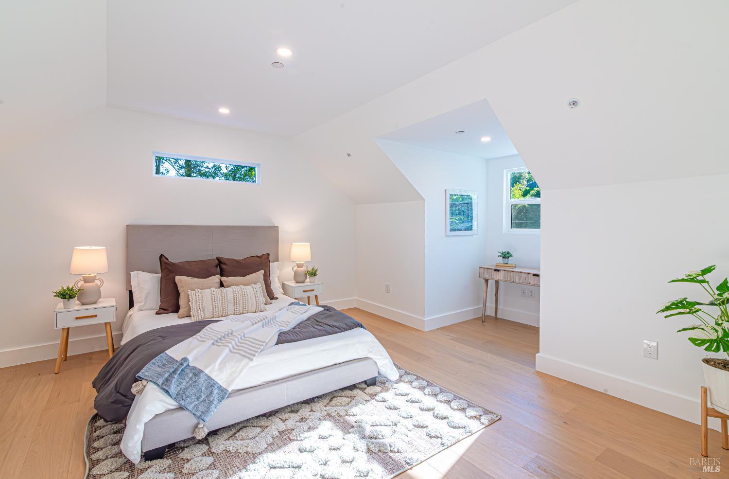 2550 Heatherstone Dr