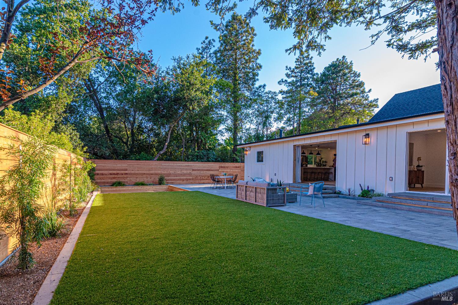 2550 Heatherstone Dr