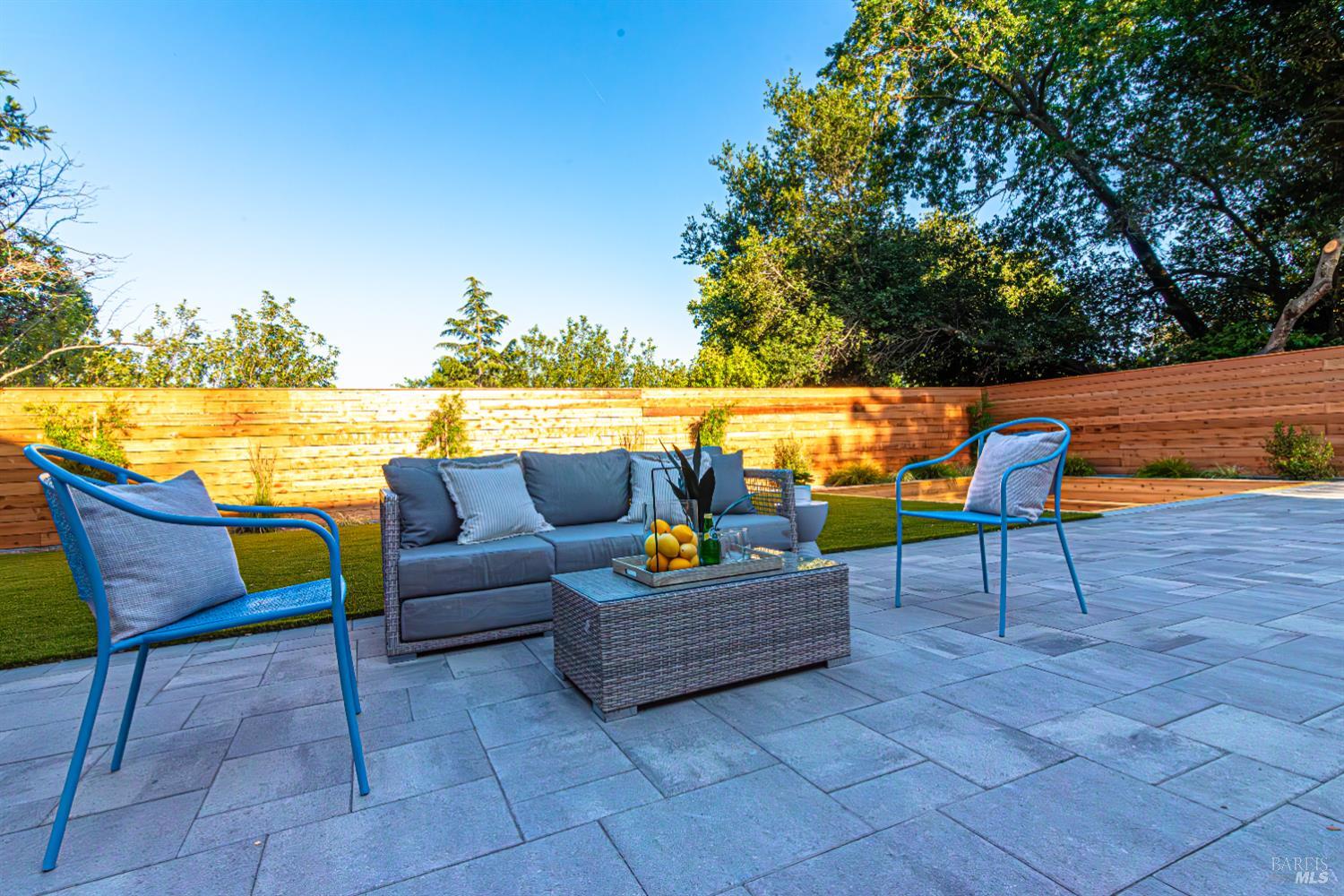 2550 Heatherstone Dr