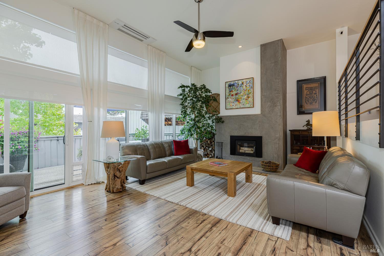 175 Knollwood Dr