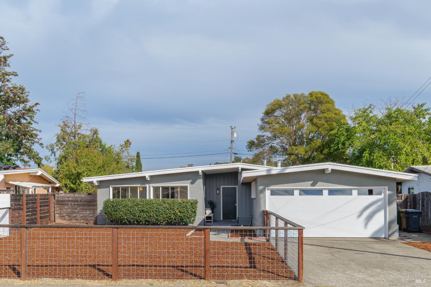 78 Labrea Way