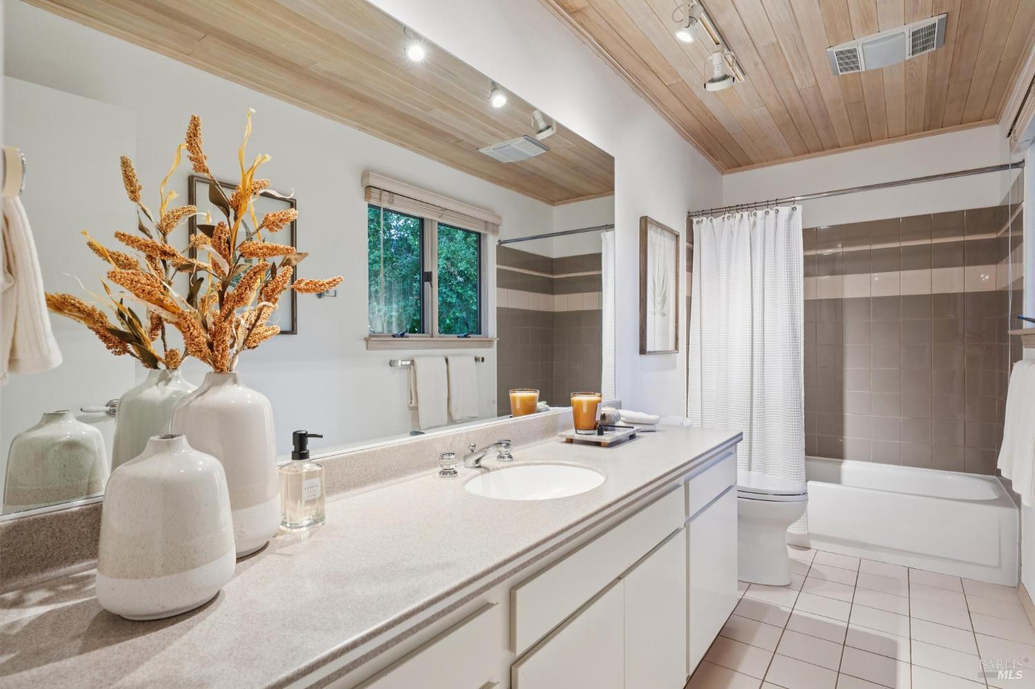 87 Mount Tallac Court