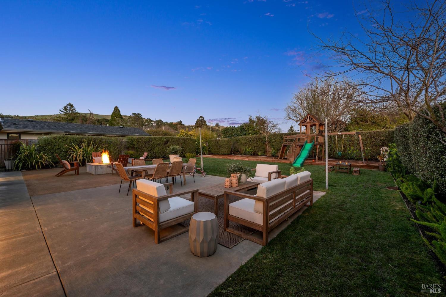 122 Blackfield Drive