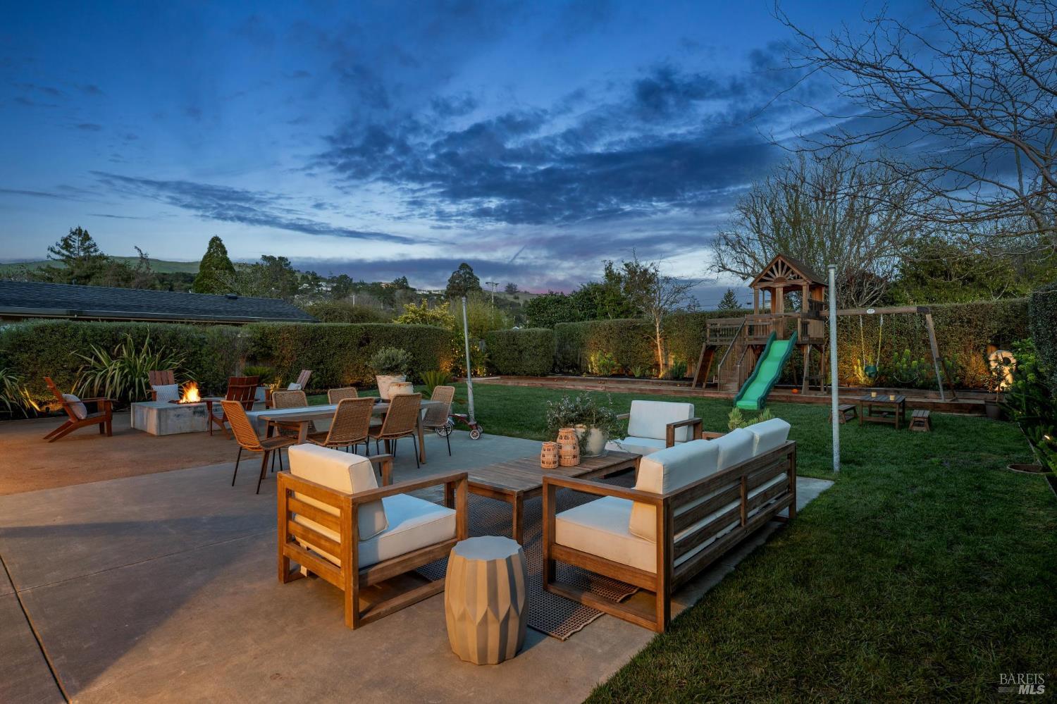 122 Blackfield Drive