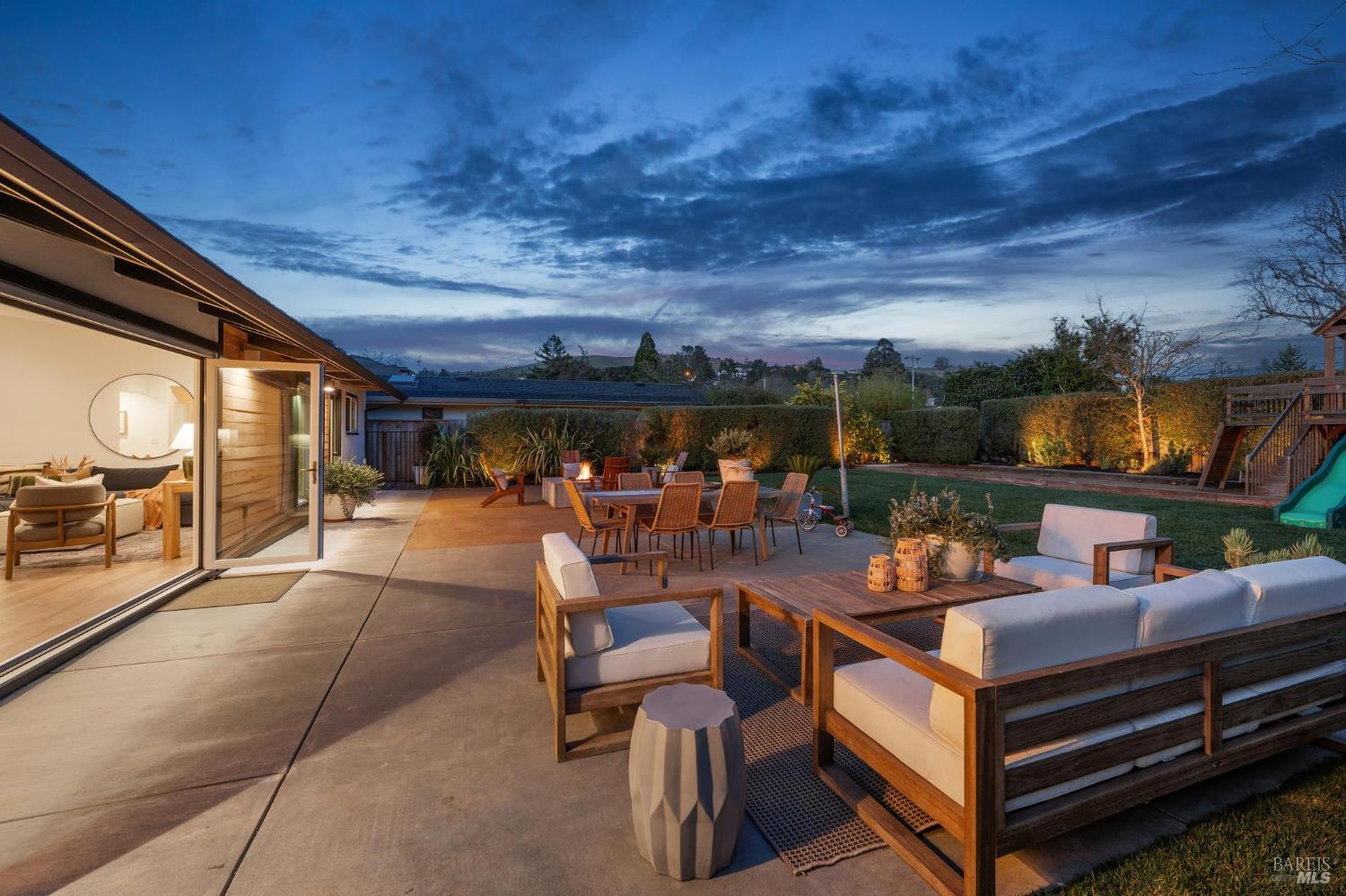 122 Blackfield Drive