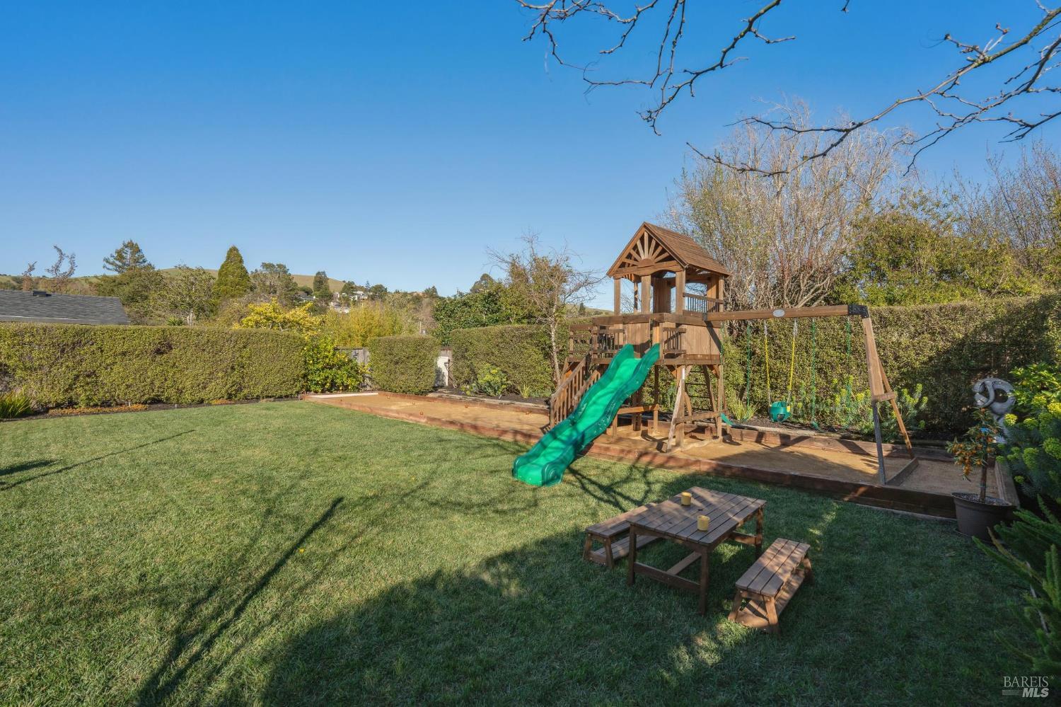 122 Blackfield Drive