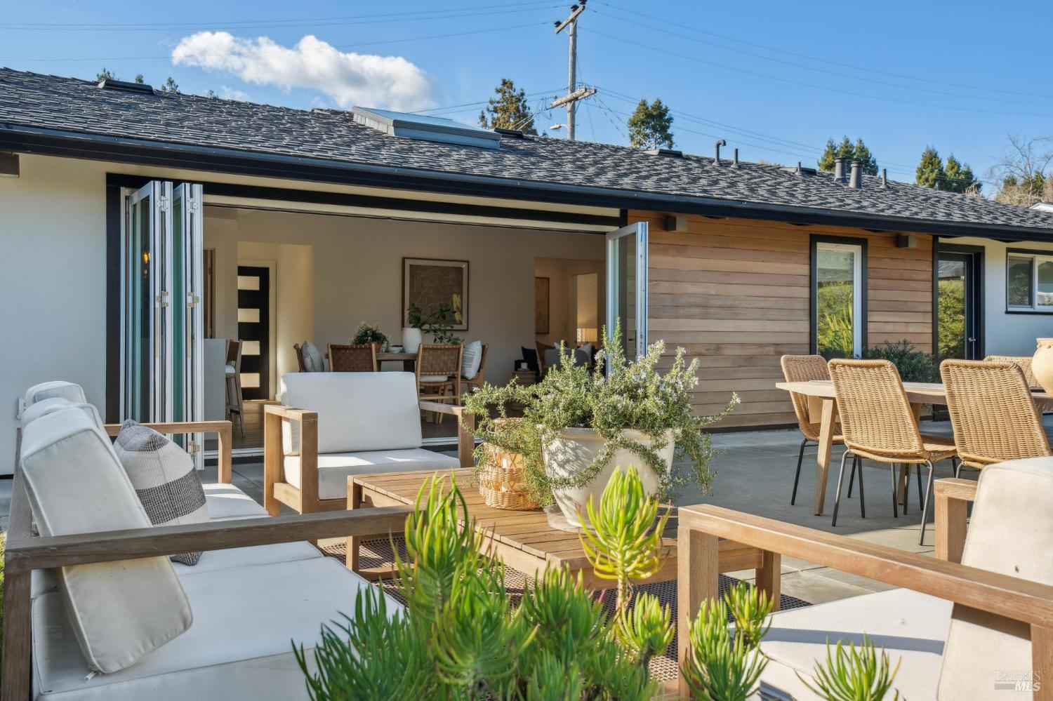 122 Blackfield Drive