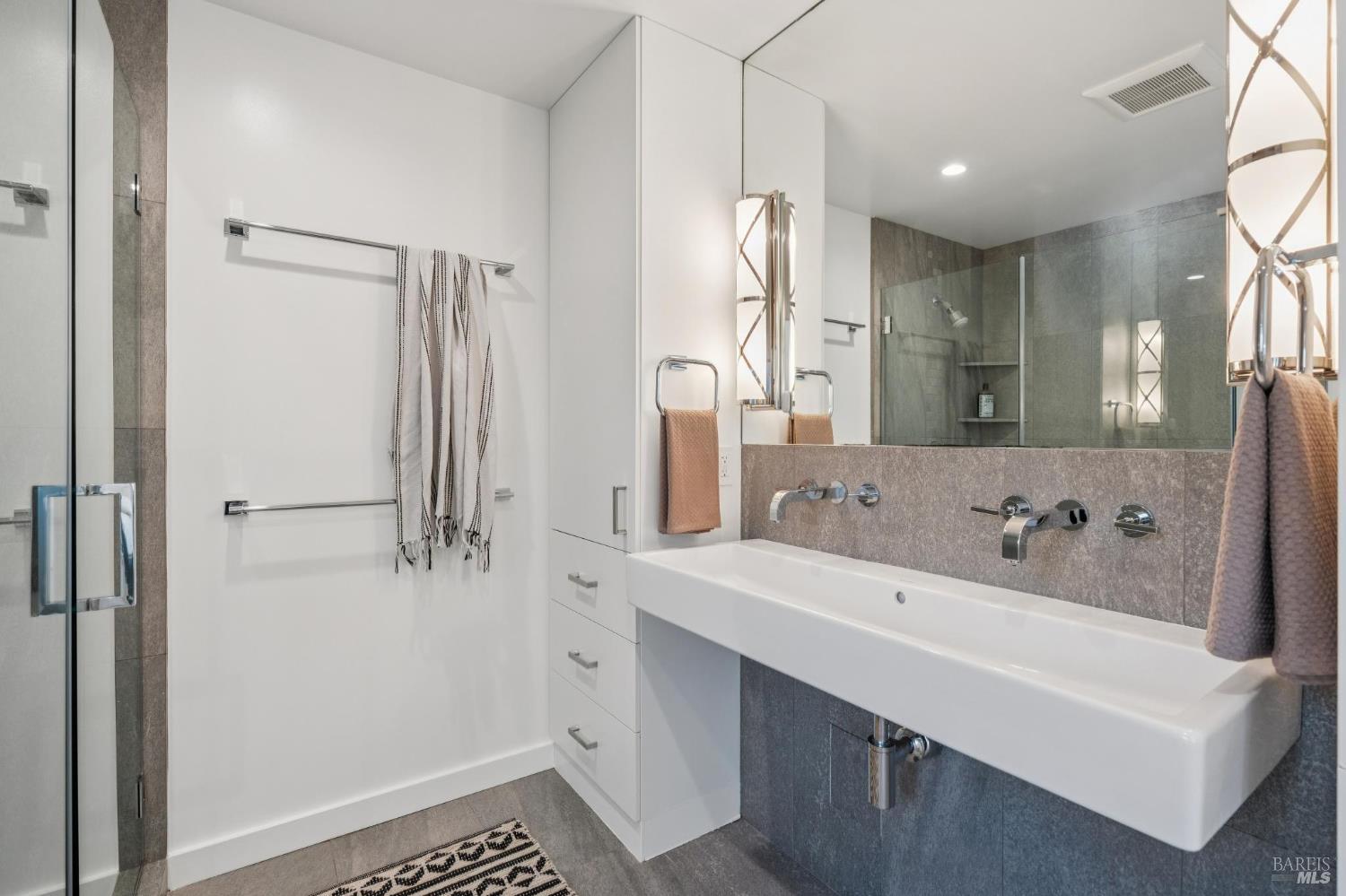 122 Blackfield Drive