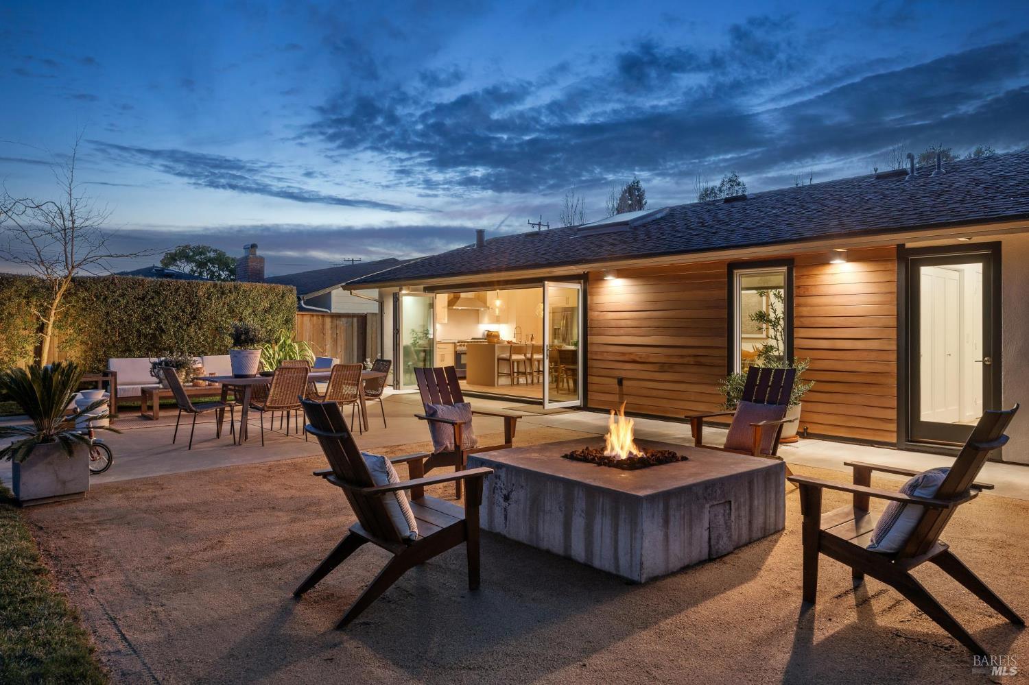 122 Blackfield Drive