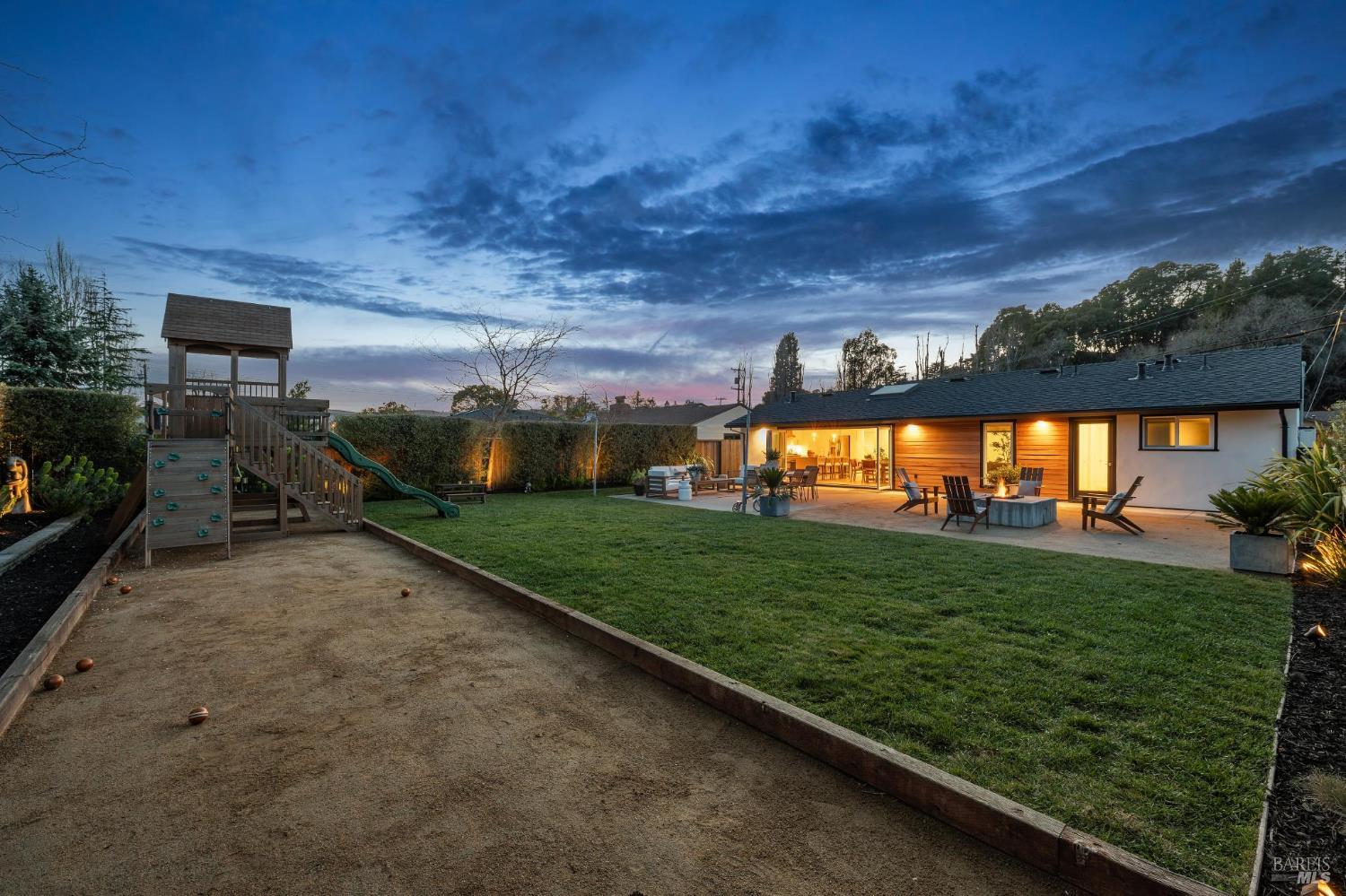 122 Blackfield Drive