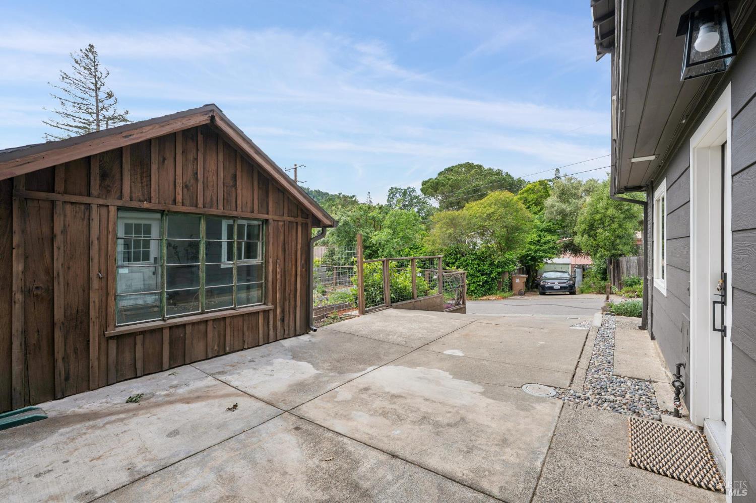 27 Sierra Avenue