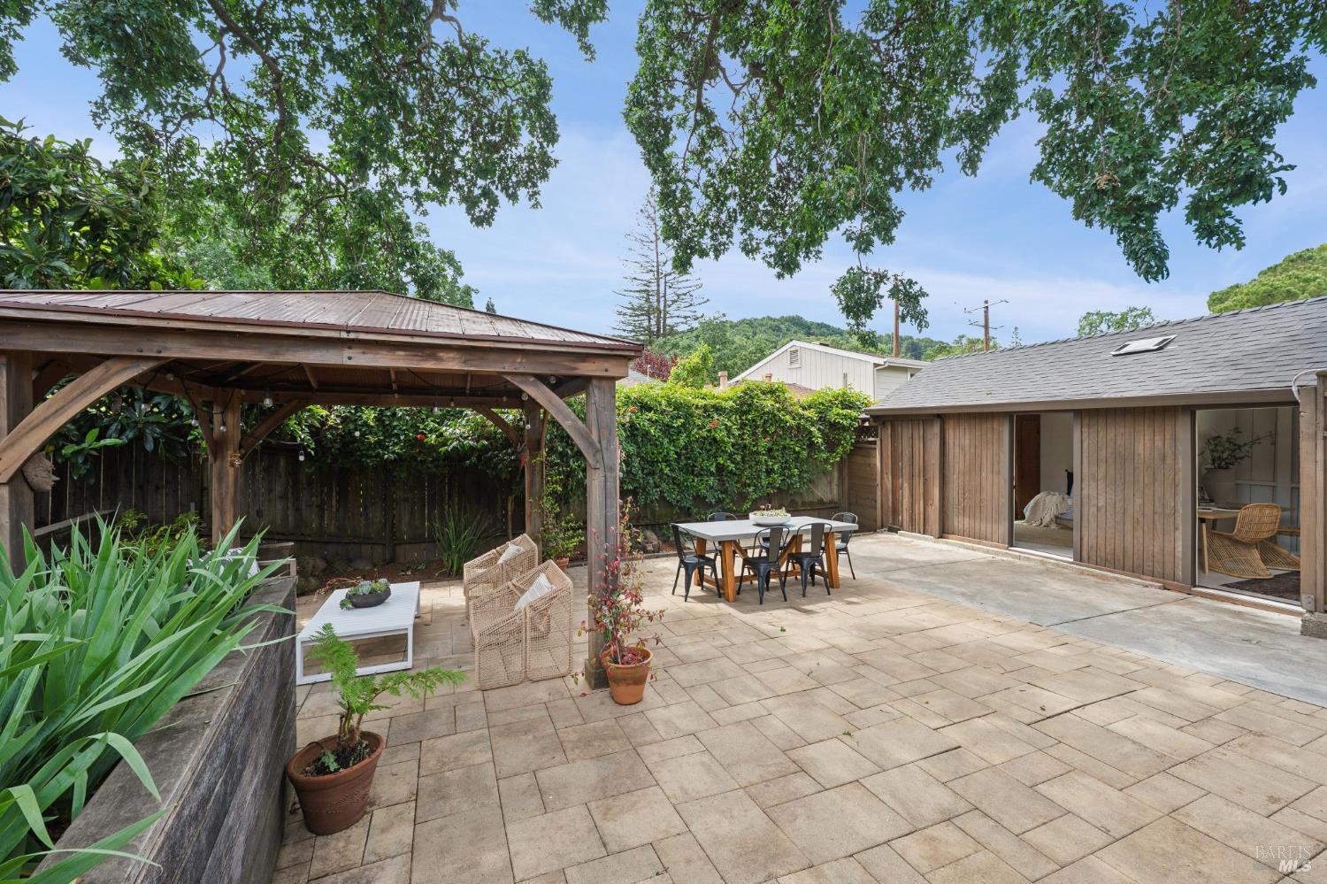 27 Sierra Avenue
